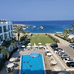 Dream Vacation By The Sea *